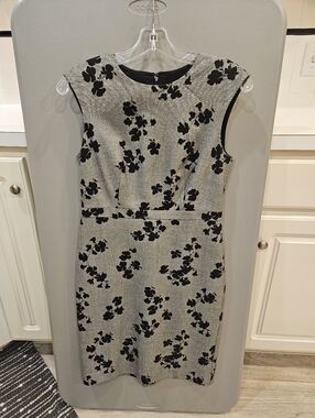 Ladies Ann Taylor Gray and Black Floral Sheath Dress